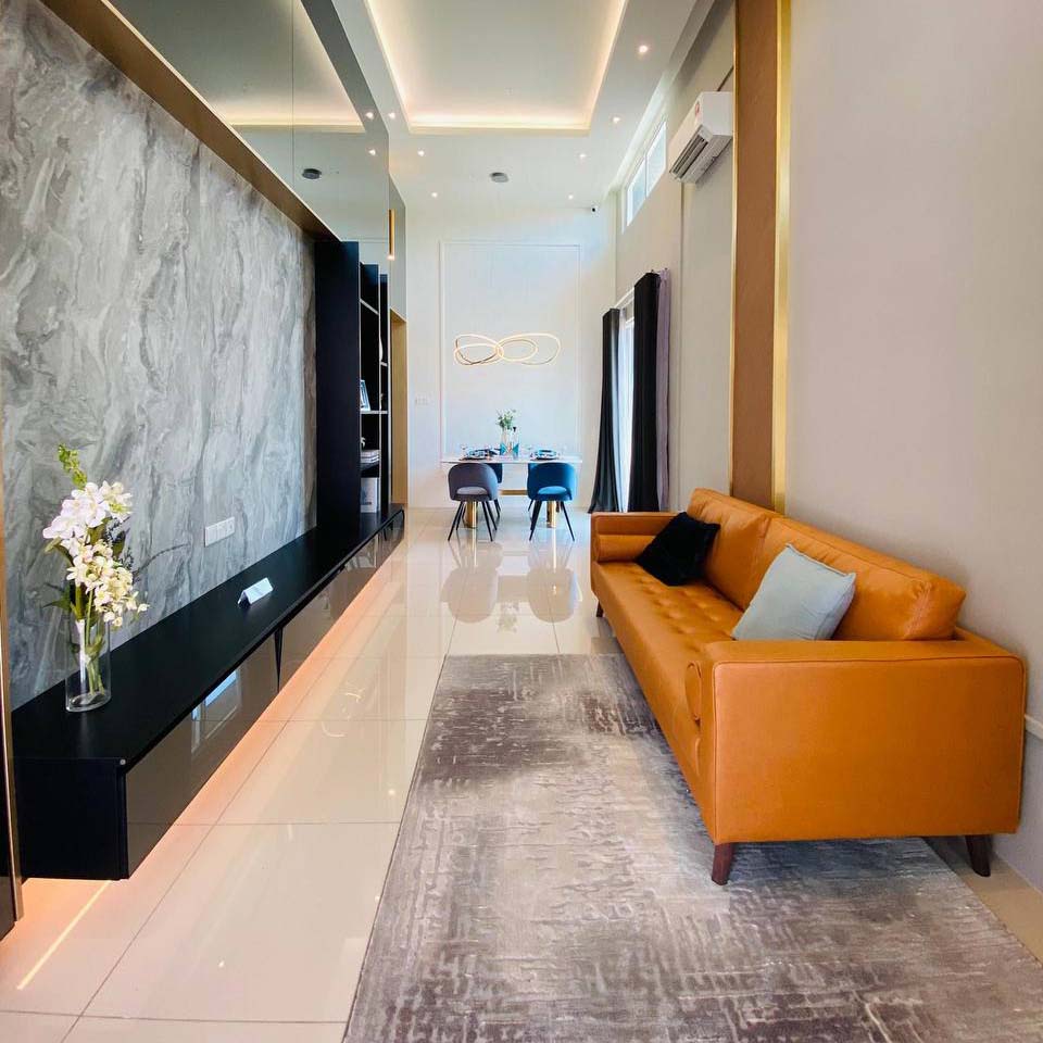 photo_6217296251855161130_y