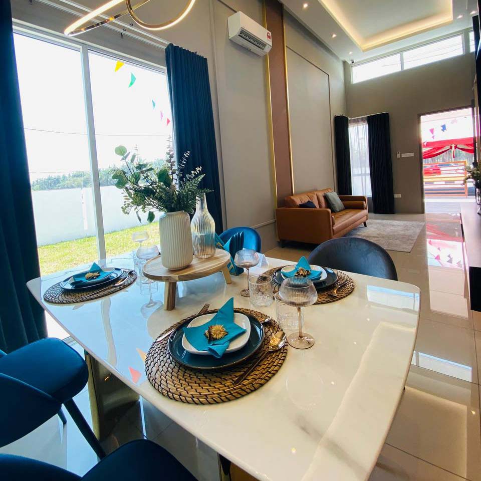 photo_6217296251855161134_y