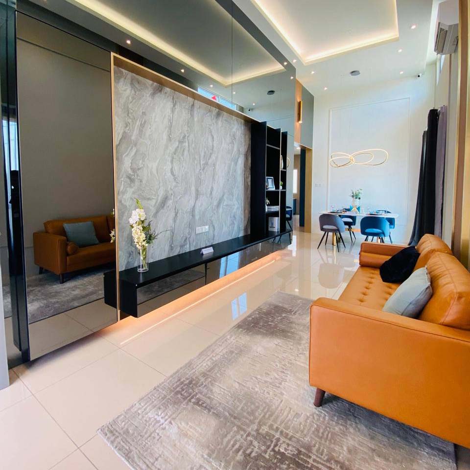 photo_6217296251855161136_y