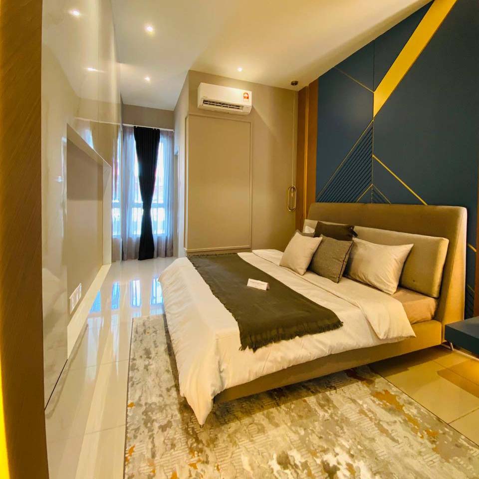 photo_6217296251855161139_y