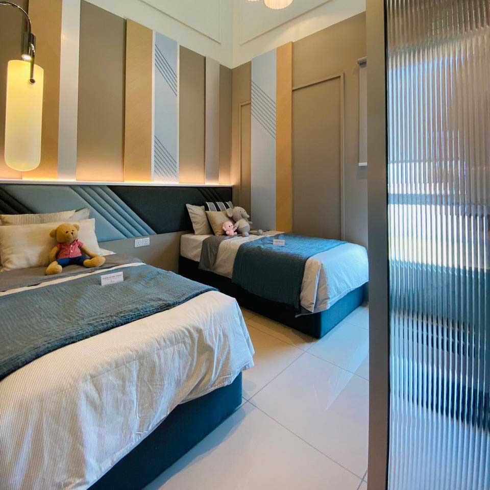 photo_6217296251855161145_y